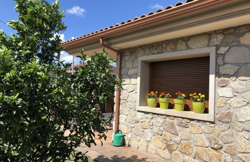 Tomino House | Modern Galician-style house with stunning views of vineyards and Portugal