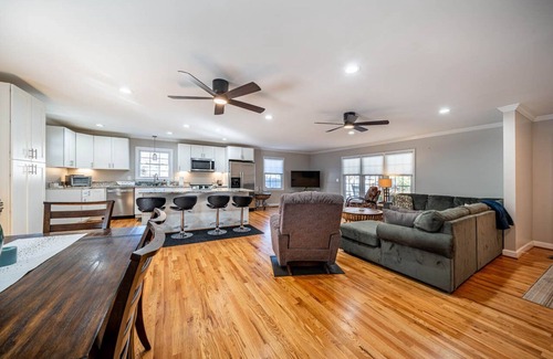 Durham House | Modern Gem*5BR*King beds*near Duke