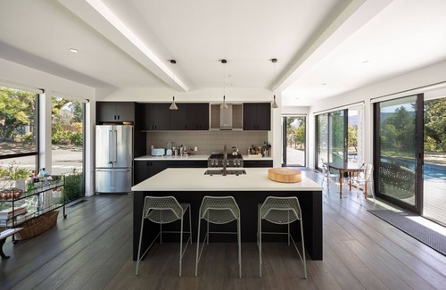 Glen Ellen House | Modern Glass Oasis-Pool, Hot Tub, Sport Court & Nature on 1.5 Acres, 3 bedrooms