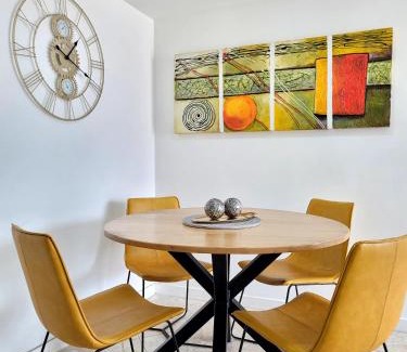 Sabaneta Apartment | Modern High-Rise 2/2 Apartment with City View.