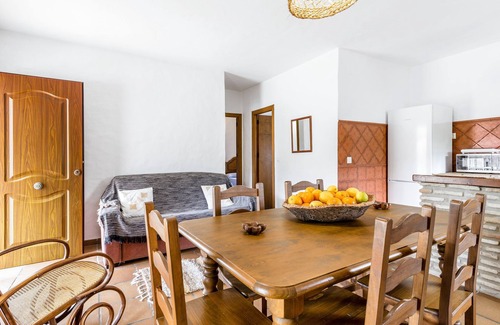 El Palmar House | Modern Holiday Home "El Madroño" with Pool