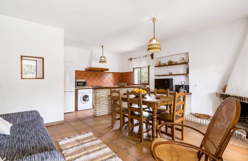 El Palmar House | Modern Holiday Home "El Madroño" with Pool