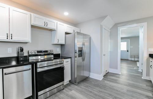 Near Northwest Apartment | Modern Home Heart of South Bend