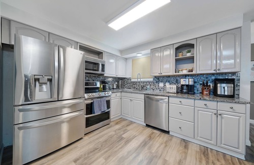 Mira Loma House | Modern Home in Reno w/PoolTable, HotTub.10 mins from Downtown!