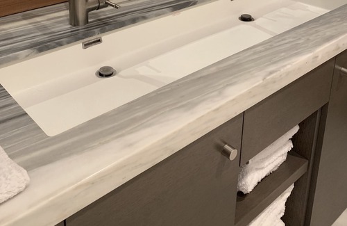 Tiburon House | Modern home w/massive yard + firepit! Neighborhood beach, dock, and sport court!