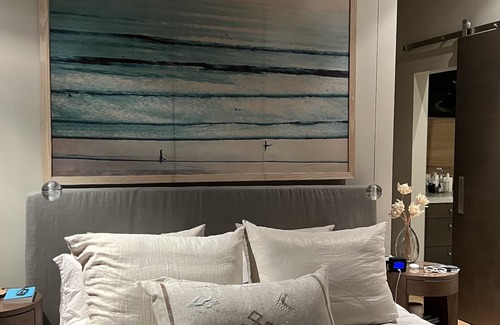 Tiburon House | Modern home w/massive yard + firepit! Neighborhood beach, dock, and sport court!