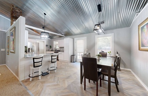 Claxton House | Modern home with full kitchen, patio and access to pond