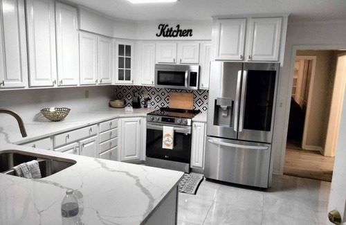 Lilburn House | Modern house w/Game Room — 10 minutes from major attractions