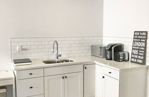 Vancouver South House | Modern immaculate suite in beautiful Vancouver