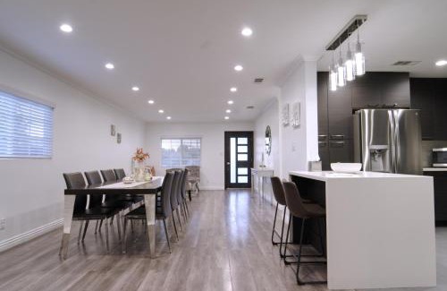 Panorama City House | Modern LA Home - King Bed, Outdoor Living, Firepit