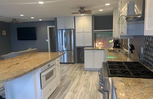 Clear Lake House | Modern lakefront 3BD/3BR house breathtaking views