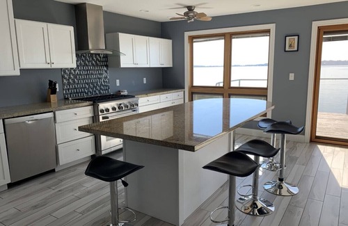 Clear Lake House | Modern lakefront 3BD/3BR house breathtaking views