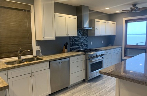 Clear Lake House | Modern lakefront 3BD/3BR house breathtaking views