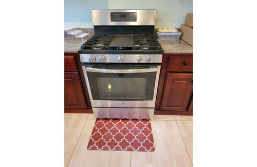 Georgetown Apartment | Modern, large two-story home at the Elaineville community. Gated w/24/7 security