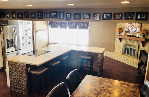 Rapid City House | Modern Living Home, Spacious Entertaining Areas + 5 Bedrooms and a Bonus room!