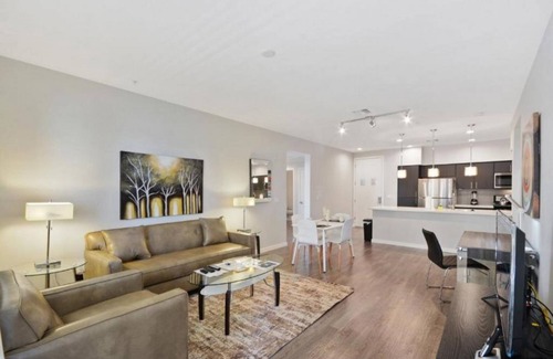 Menlo Park Condo | Modern Living in Silicon Valley: 2BR Condo near Facebook