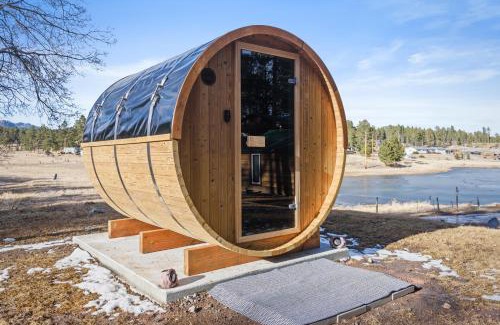 Custer House | Modern Lodge- BHBungalows Main