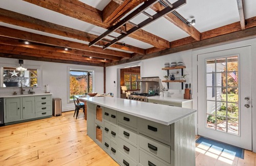 Wardsboro Ski Chalet | Modern Lux Cabin w/Mtn Views | Fire Pit