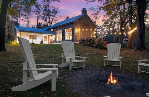 Wardsboro Ski Chalet | Modern Lux Cabin w/Mtn Views | Fire Pit