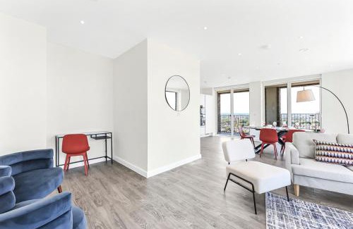 Springfield Apartment | Modern Luxurious 3BR Flat with Lovely Views
