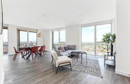 Springfield Apartment | Modern Luxurious 3BR Flat with Lovely Views