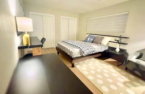 Fremont House | Modern luxurious New Renovated Special 5BR Fremont Tesla Facebook whole housen