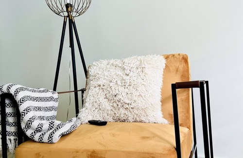 Mableton Apartment | Modern Luxury 1 b/b mini get away