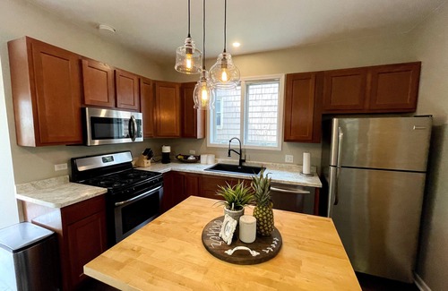 Evanston House | Modern Luxury 3 bd Home min from NU & Lake Mich