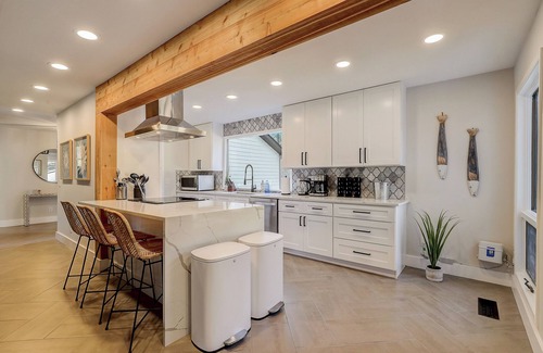 Buford House | Modern Luxury Lakehouse w/Private Dock on Lanier!