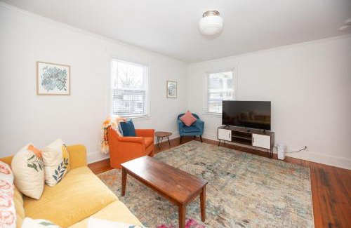 Durham House | Modern Mill House Walk To Downtown Durham