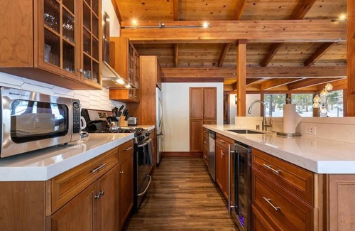 Tahoe City House | Modern Mountain Getaway at Chinquapin | #5