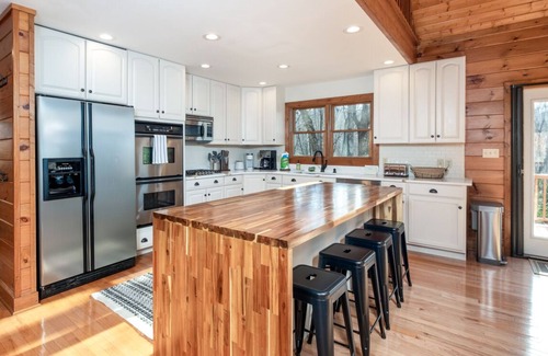 Brevard House | Modern Mountain Getaway in Connestee Falls now with a Tesla charger!
