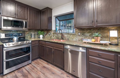 Apple Hill House | Modern Mountain Retreat - Welcome to Pine Ridge!