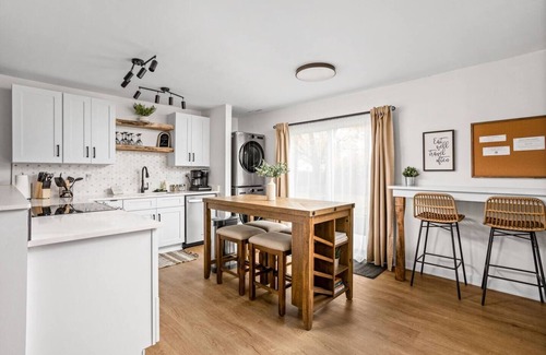 Noblesville House | Modern Noblesville Stay | 3BR Near Attractions