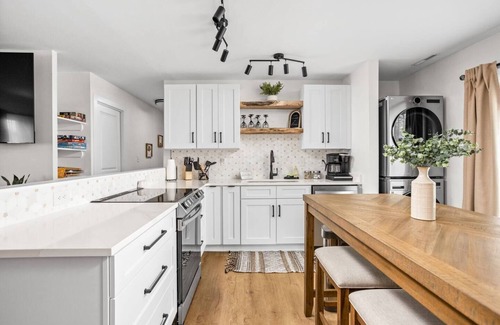 Noblesville House | Modern Noblesville Stay | 3BR Near Attractions