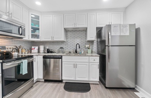 Portsmouth House | Modern Oasis- Downtown Luxury Stay, Spacious Cozy Home