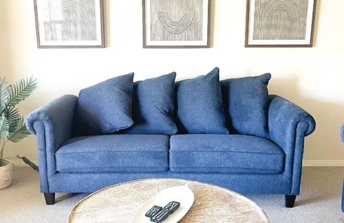 Wagga Wagga Apartment | Modern Parkview Retreat, a bright & well-maintained apartment in prime location!