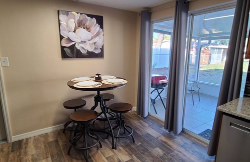 Buena Vista House | Modern Peaceful Getaway 9 Min to Beach Fast Wi-Fi