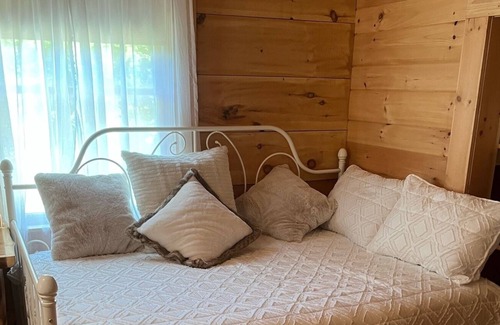 Dunlap Cabin | Modern, Private Cabin on the Sequatchie River, float, kayak, fish, play, relax!