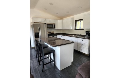 Steuben House | Modern private home central location to beautiful coastal views