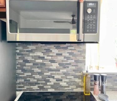 Silver Creek Apartment | Modern Private Unit With Serene Backyard