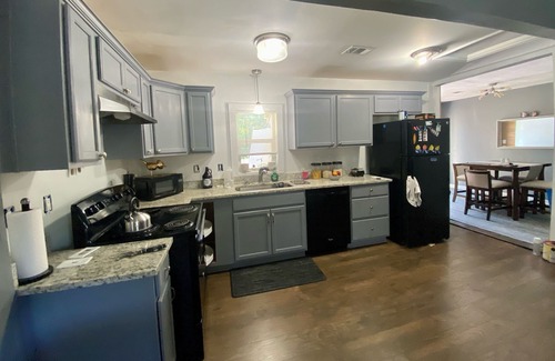 Macon House | Modern Ranch-Conveniently Located near University, Amphitheater, I-75, & More…