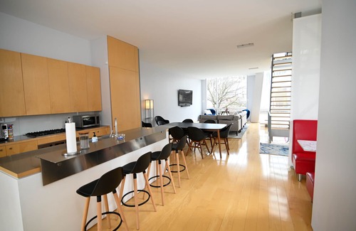 Ohio City House | Modern retreat in the heart of Cleveland