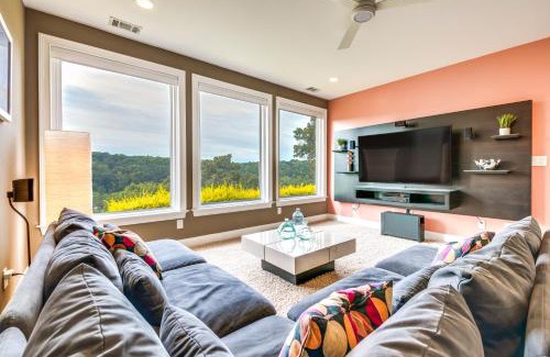 Roswell Apartment | Modern Retreat with River View in Roswell!