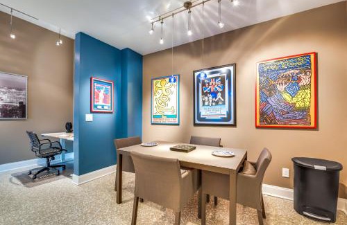 Roswell Apartment | Modern Retreat with River View in Roswell!