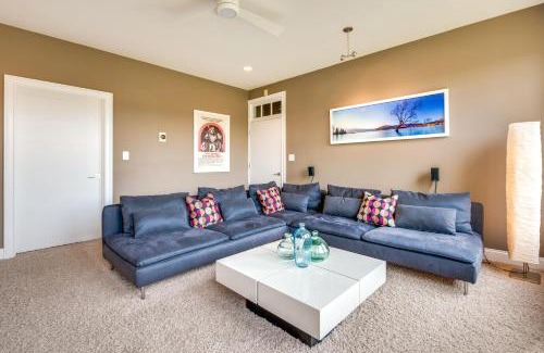 Roswell Apartment | Modern Retreat with River View in Roswell!