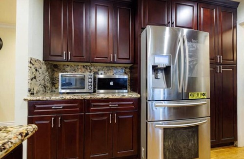 Edenvale House | Modern Single Family House With Large Backyard