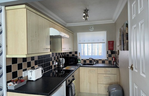 Great Yarmouth Ski Chalet | Modern South Facing Chalet , 5 Minutes From the Beach. Sleeps 5