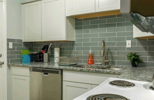 Chapel Hill House | MODERN & SPACIOUS ★ 2 KING BEDS ★ FAMILY FRIENDLY