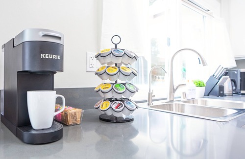 East San Jose House | Modern Spacious 5BR Retreat - Games & Large Yard